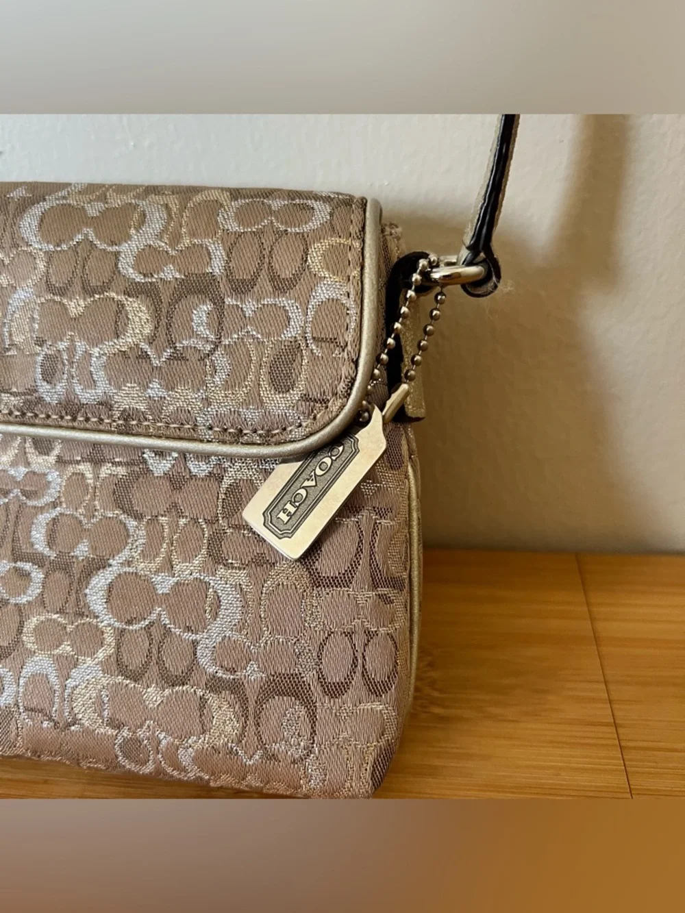 Coach vintage 2005 gold optic lurex signature 3595 Hamptons clip shoulder bag - Picture 4 of 15